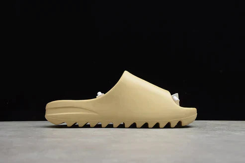 Tênis Adidas Yeezy Slide "Desert Sand"