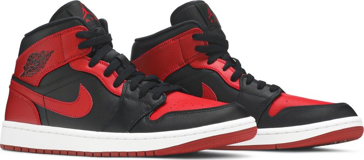 Nike Air Jordan 1 Mid 'Banned'