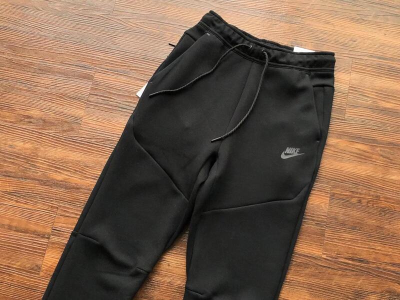 Calça Nike Tech Fleece Preta