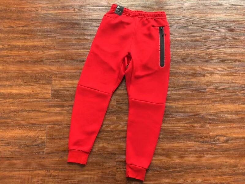 Conjunto Nike Tech Fleece Vermelho